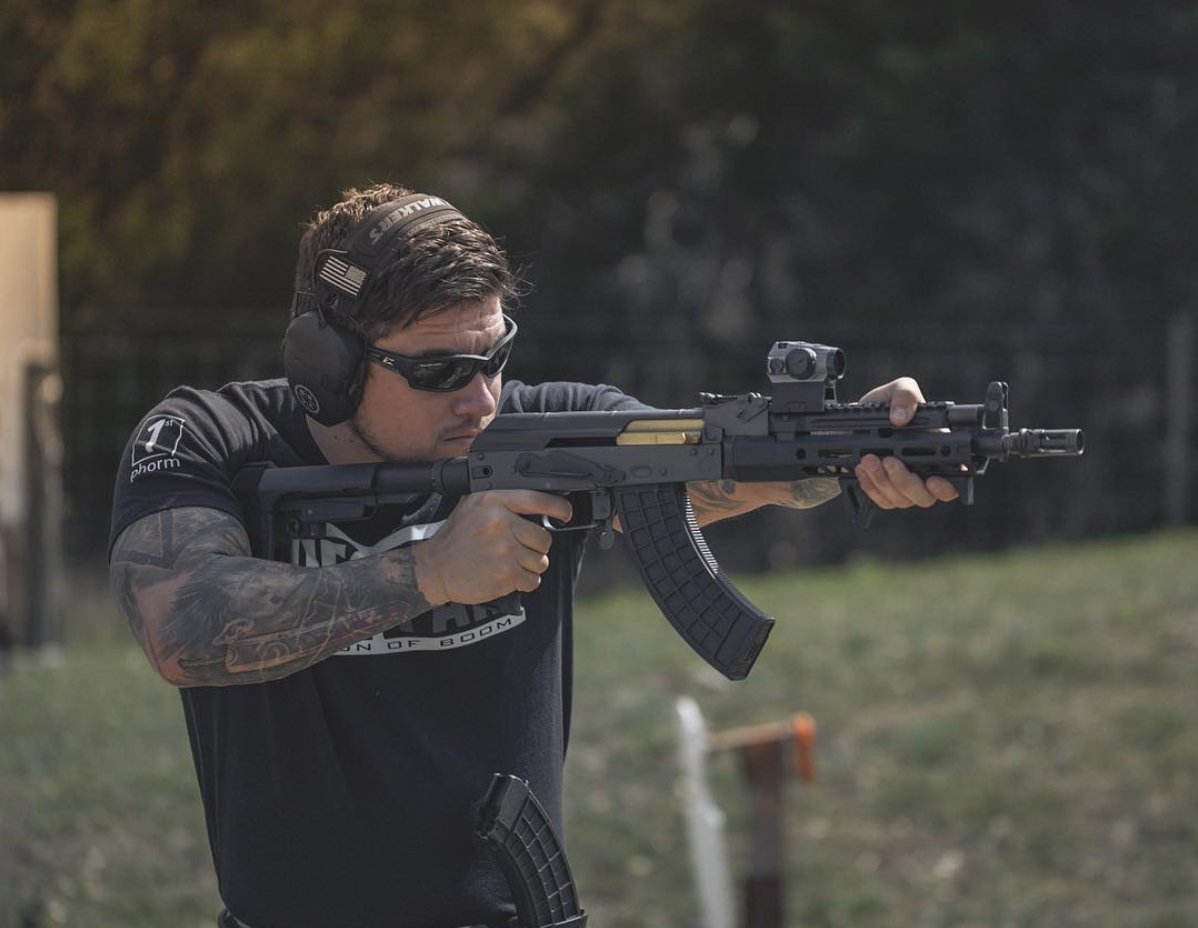 Edge_Tactical's tweet photo. Face it, our glasses look good.

Multiple reposts from @Eli_Doubletap!
#edgeeyewear #ballistic #eyeprotection #tactical #rangeday #coursecleared #coupleswhoshoot #pewpew #AKguy #defendyourvision #worksafeplaysafe https://t.co/5lQsWytOKl