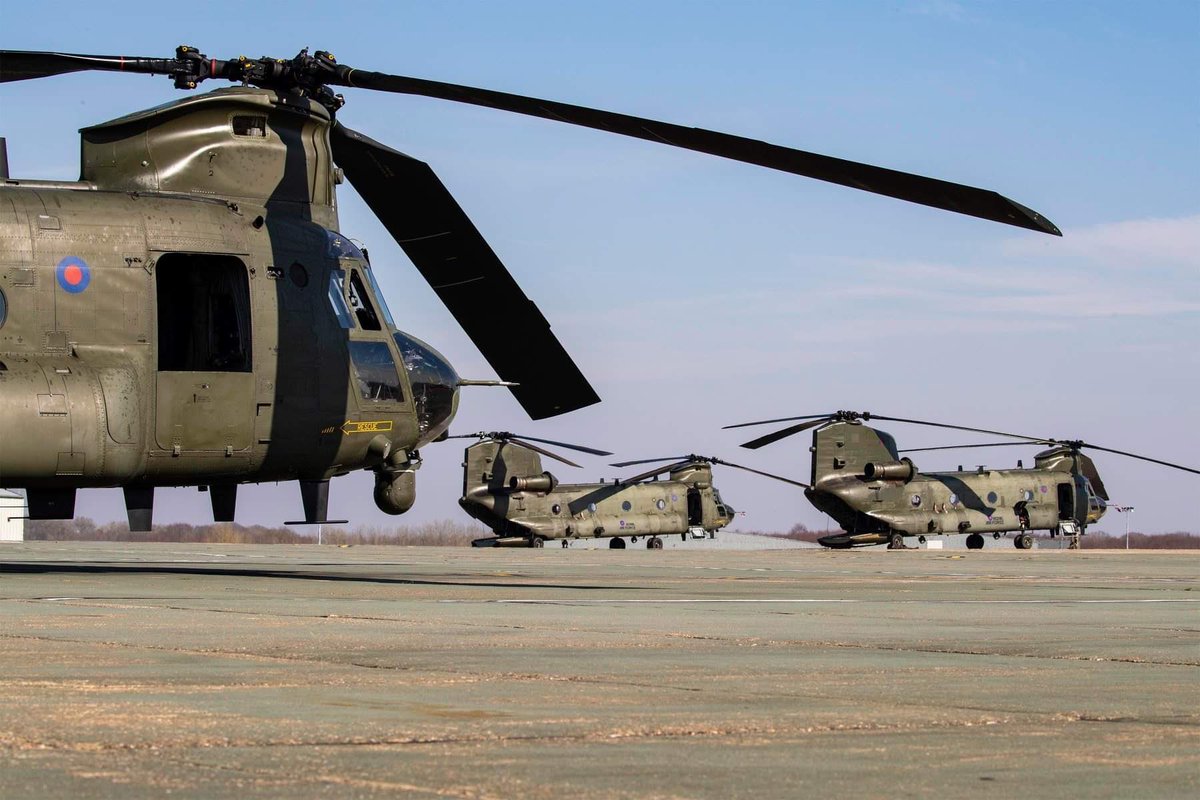 ChiefofAirStaff's tweet image. Thank you to our superb Air Mobility and Support Helicopter Forces, moving @NHSuk specialists, equipment and patients around the UK this week. A whole team that’s helping make the difference. #InThisTogether @RoyalAirForce @ComdJHC @DefenceHQ