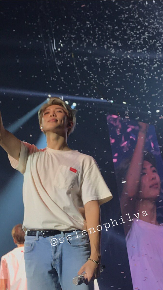 BTS fan taken pics at concerts, the longest thread
