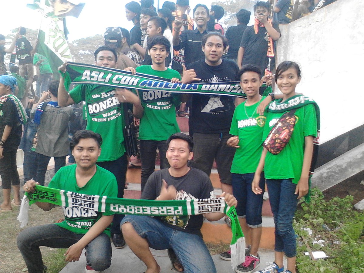 Vikaamiliaw's tweet photo. Mas alungk vika kangen...
#awayday #stadionbayuangga #10april2016 https://t.co/y47II3itZu
