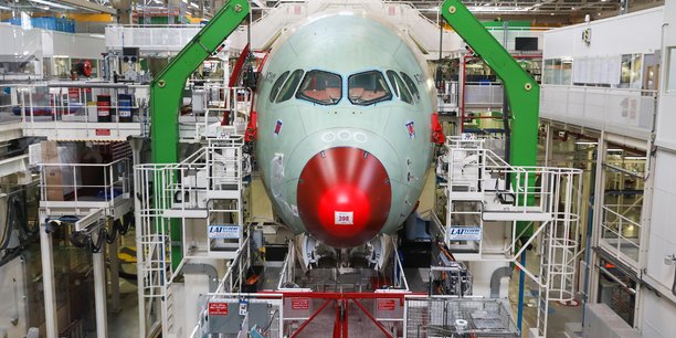 LaTribuneTlse's tweet photo. Le #COVID19 va-t-il faire payer à #Toulouse sa dépendance à la filière #aéronautique ? 
🚨Enquête🚨 https://t.co/8XRo2nLnNr via @LaTribuneTlse https://t.co/JUnCOkoBWC