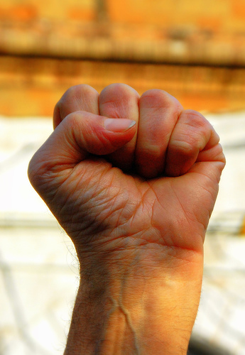 ArchivioRoma's tweet photo. Sono tempi infami questi anche per morire. Un saluto a pugno chiuso a Salvatore Ricciardi, compagno generoso e combattivo che ci ha lasciato oggi. Che la terra ti sia lieve, continuerai a vivere nei cuori di chi ti ha conosciuto. Rip. https://t.co/g0S0Qh3nc8