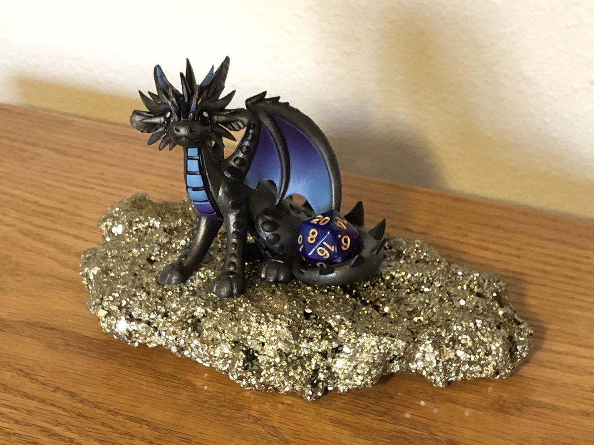Steve_Will (@steve_will) on Twitter photo Dragon, d20 and gold. Gifts from family members who know my tastes. Den / home office decor. Dragon, d20 and gold. Gifts from family members who know my tastes. Den / home office decor.