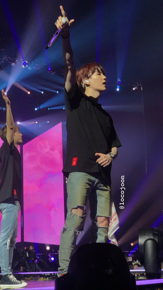 BTS fan taken pics at concerts, the longest thread