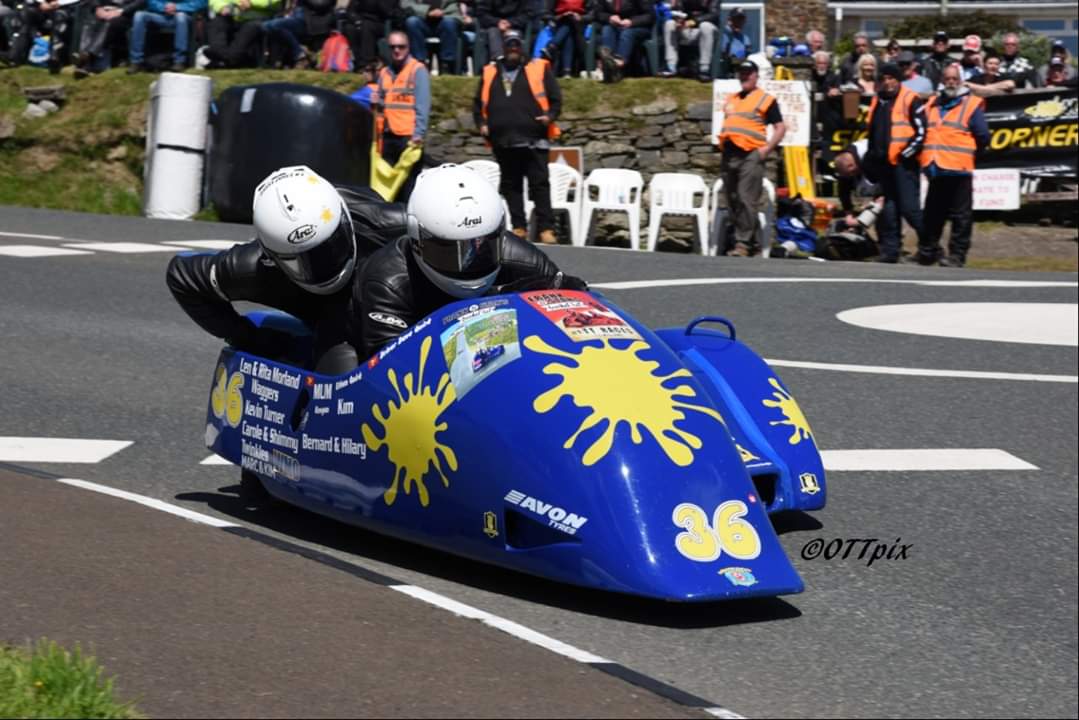 OTTpix's tweet image. The unmistakable Dave Quirk / Karl Schofield #TT2019 #3wheelthursday May need to change the scheme next year, reminds me of something #StayHomeSaveLives @ttscwebsite @sidecarracing @ttracesofficial