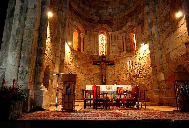 5) Maronite Cathedral St. John Mark - Byblos - is dedicated to John Mark, patron saint of the town, who is said to have founded the first Christian community of Byblos. The church itself was built in 1115 AD by the Crusaders, originally as the Cathedral of Saint John the Baptist.