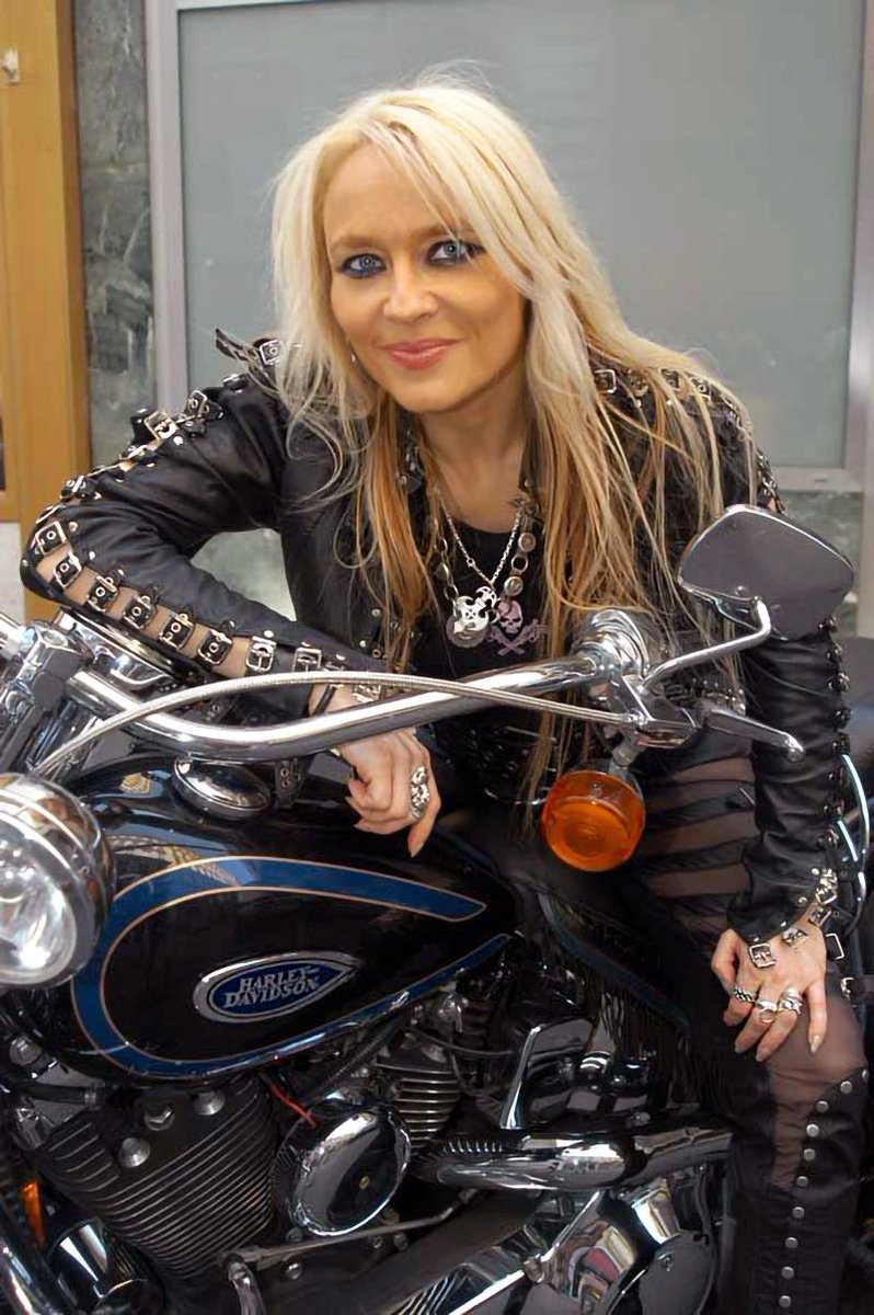 Doro Throwback Thursday I Love Motorcycles Wish I Had More Time For This But We Can T Go Out At The Moment Anyway Stay Safe My Friends Love Doro Doropesch