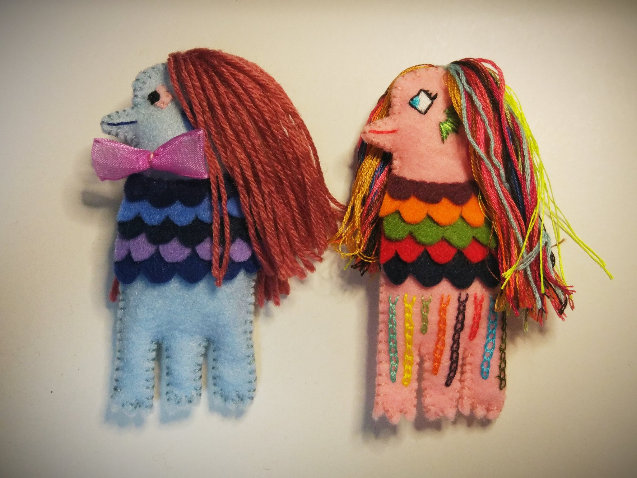 ニコニコ手芸祭 Tren Twitter フェルトの アマビエ さんできましたー 手づくりタウンby日本ヴォーグ社さん Tezukuritown が公開されてるアマビエマスコットの型紙と作り方を参考にしました 左の子 足の刺繍忘れちゃった ニコニコ手芸祭