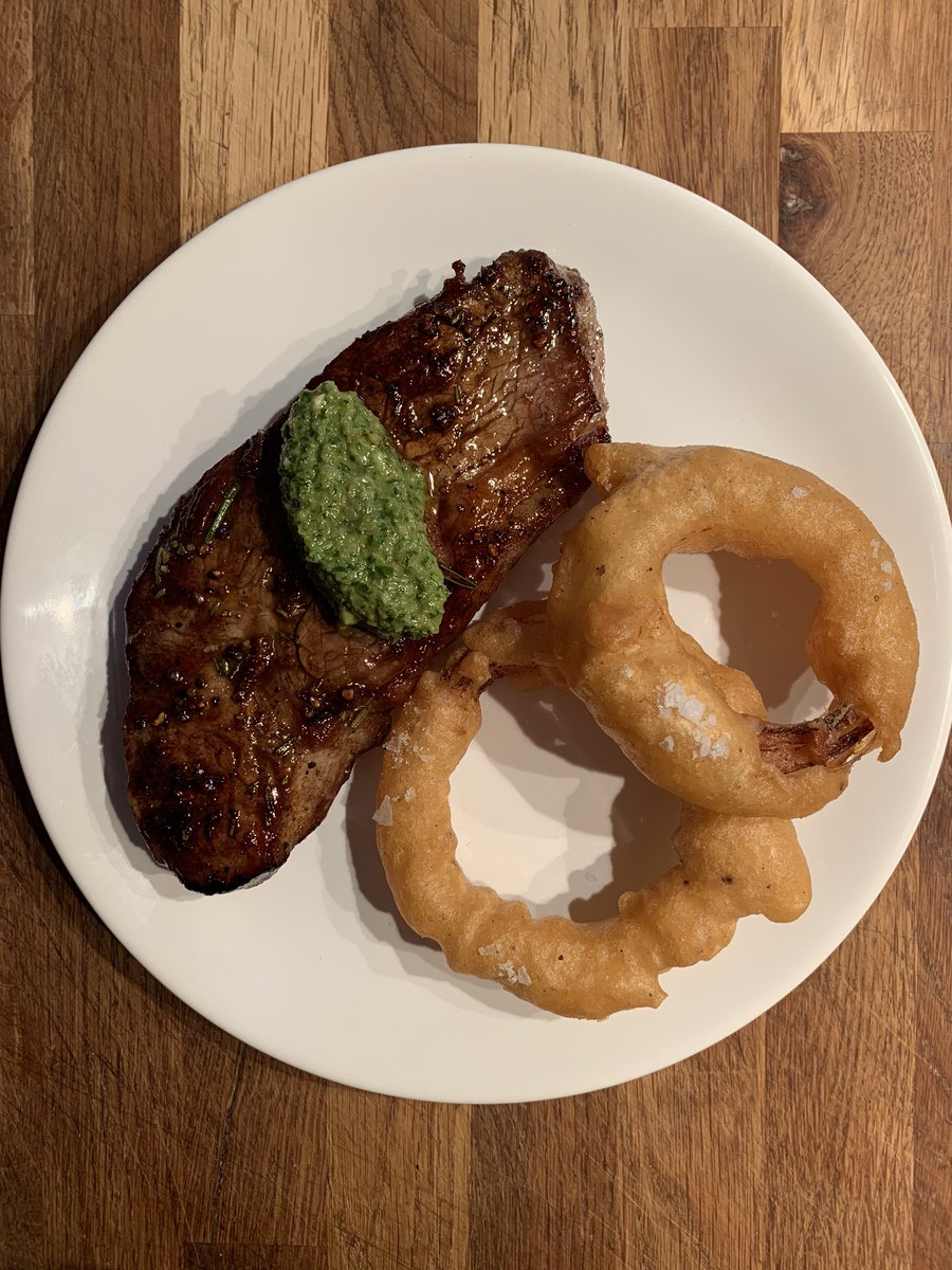 markjamesmunro's tweet photo. Balsamic sirloin steak with beer battered onion rings, salsa verde #kitchen29 https://t.co/IGAefg5bEw
