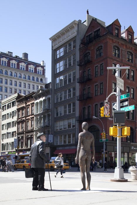 SeanKellyNY's tweet photo. For todayβs #IntheArchive we revisit the ten-year anniversary of Event Horizon, #AntonyGormleyβs first major public art project in the United States, which was installed in New York City from March 26 β August 15, 2010. https://t.co/LKOPoYloQz https://t.co/CQ6aw2ULIV