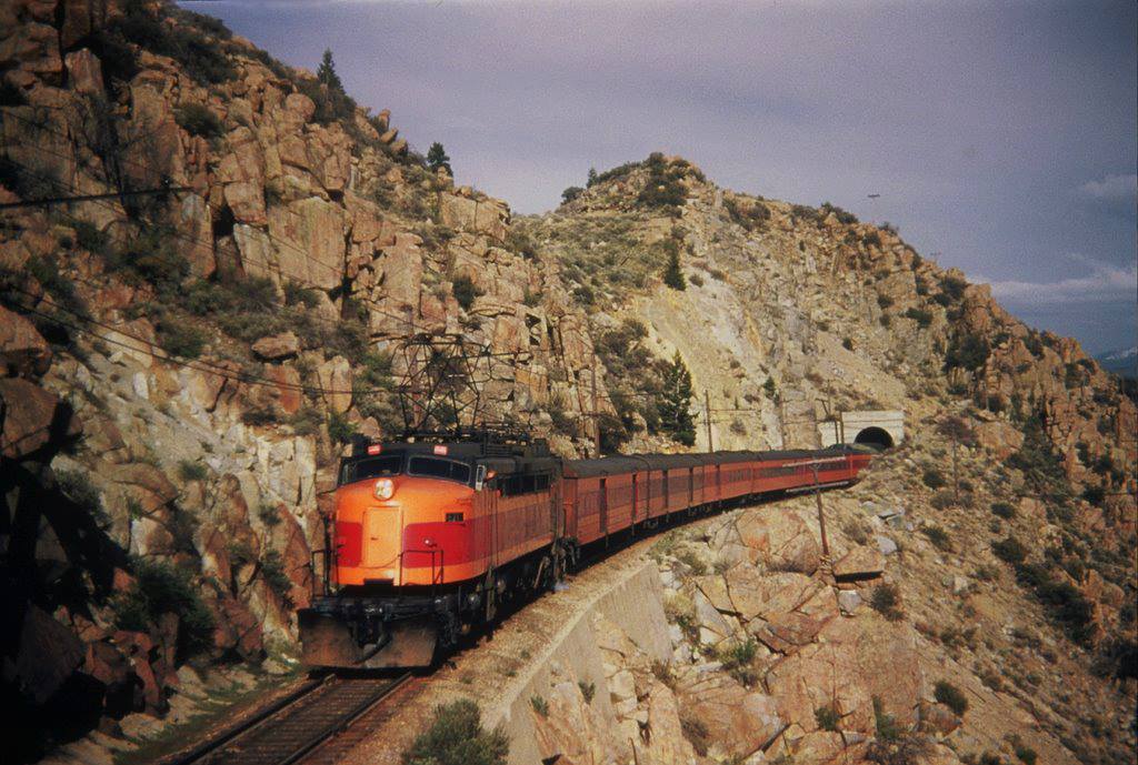 Electric Railroad through the Rockies EVLnp44UUAAHRvA - Electric Railroad through the Rockies