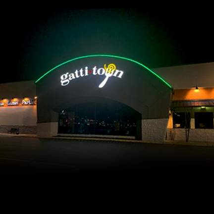 GattiTownLex's tweet photo. To show our solidarity and compassion during the the COVID-19 outbreak across the nation, we've changed the lighting system on our building to green. We're all in this together and together, we'll all get through it.

#TogetherKy
#TeamKentucky https://t.co/MZpKZKrt0r
