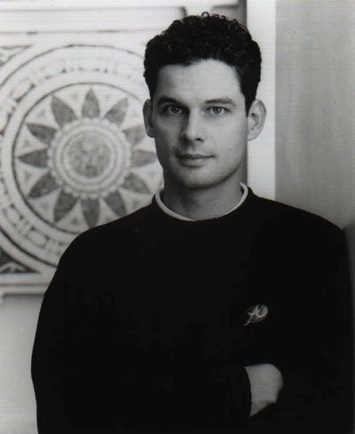 Here are some original author publicity photos from 2000.'The Mating Mind' came out when I was 34. I'd been working on the ideas since my early 20s.(End thread 9/9)