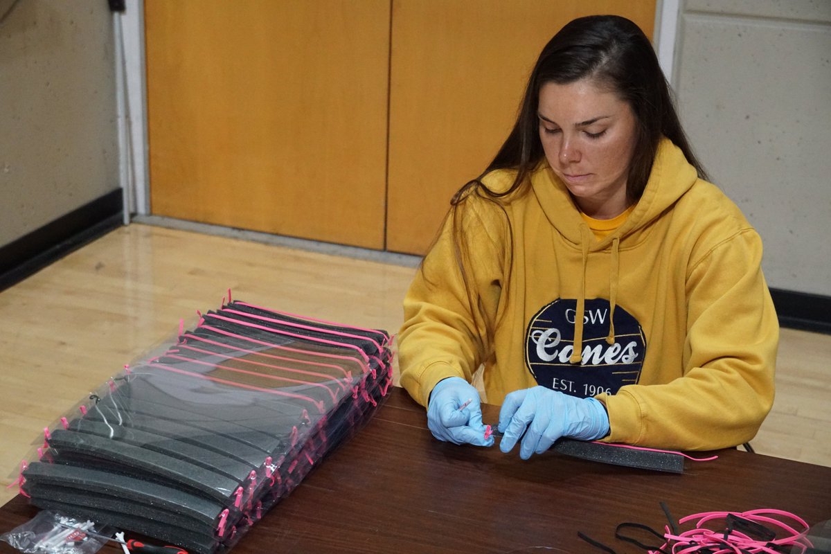 GSWAthletics's tweet photo. GOLD FORCE!!! 

10,000 face shields assembled and boxed for delivery by lunch!

💪😷 https://t.co/tXonjD4csm