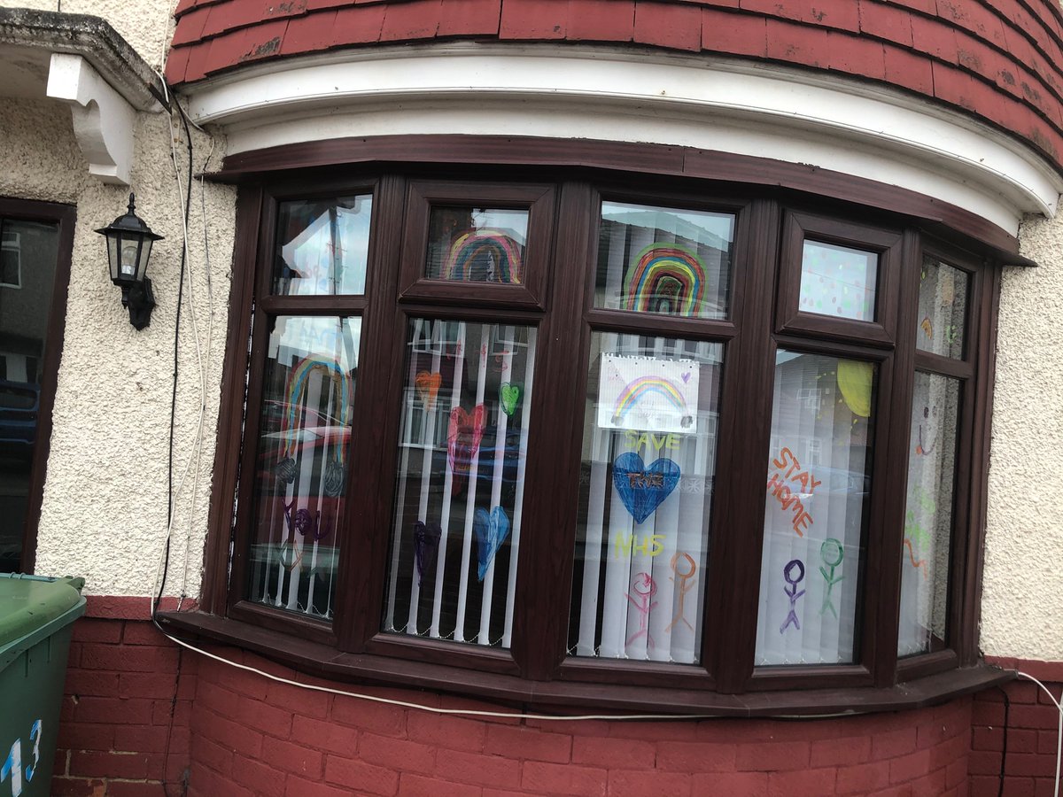 vickyg2009's tweet photo. #StayAtHome #windows #itvkidscreate 
Kids have done the windows 
#NHSheroes https://t.co/Pa3aCpnYQM