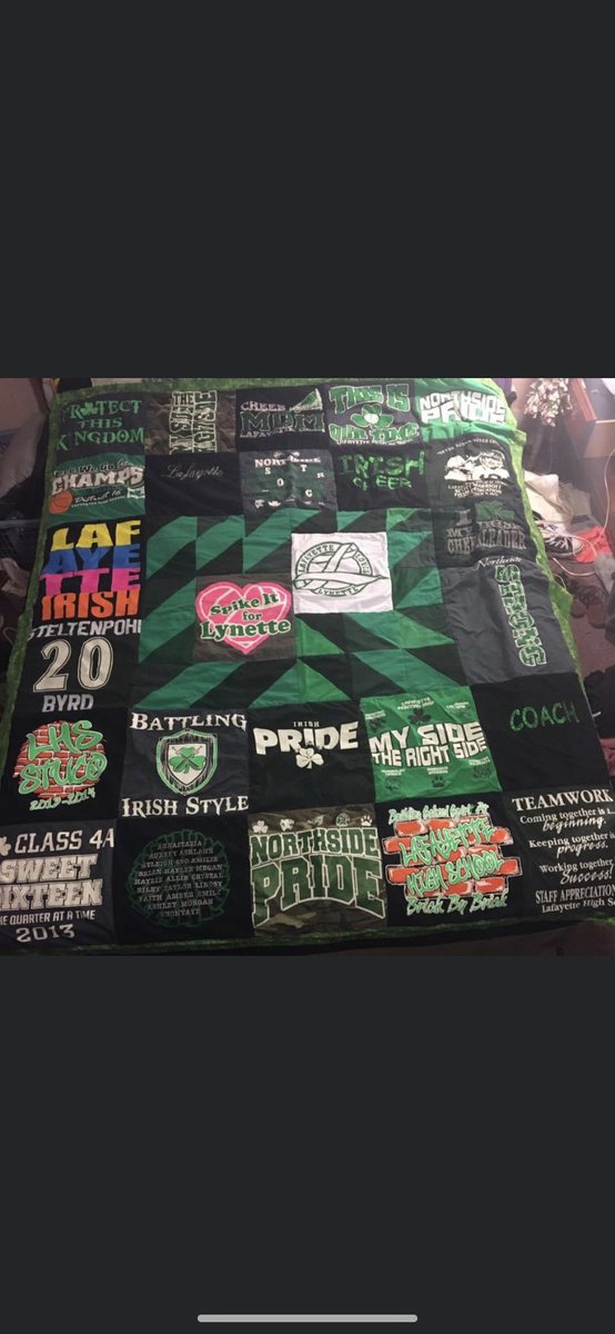lindsystelt4's tweet photo. Worth a shot last night someone got into my car. I wasn’t worried until someone stole my quilt made out of all my moms old t-shirts I received as a gift after she passed away!! I just want this back I don’t care about the other things! https://t.co/SweO1s9ZB5