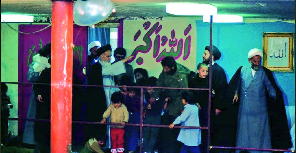 Some of Sayed al-Sadr's top students, such as Sayed Muhammad-Bāqir al-'Hakeem and Sayed Mahmoud al-Hāshemi al-Shāhroudi began working for the Islamic Revolution in Iraq, leading conferences, organizing protests and meeting with Imam Khomeini and Imam Khamenei.