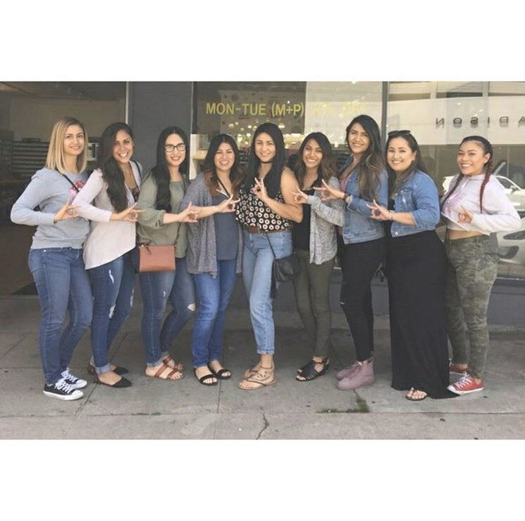 olivaresmeli_'s tweet image. Best decision I’ve made during college... I’ve build friendships that turned into family and have countless memories. Love all my GAMMAS 💜💗💜💗 #SLG30 #gammacall #SLG1990 Shout out to my chapter for bringing it to the WEAT COAST!