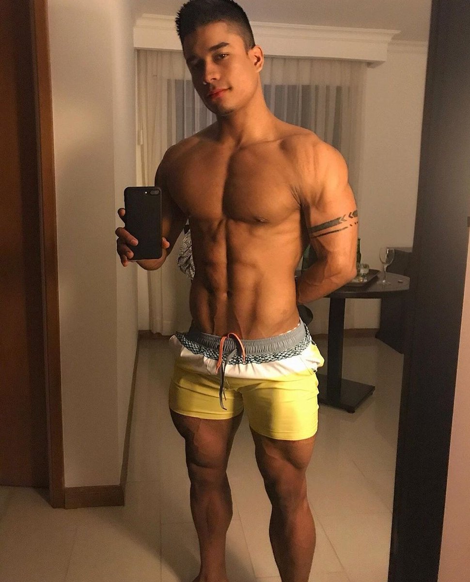 col_pack's tweet photo. Cuanto RT FAV para el pack de este caleño https://t.co/7F7VPIUMDF