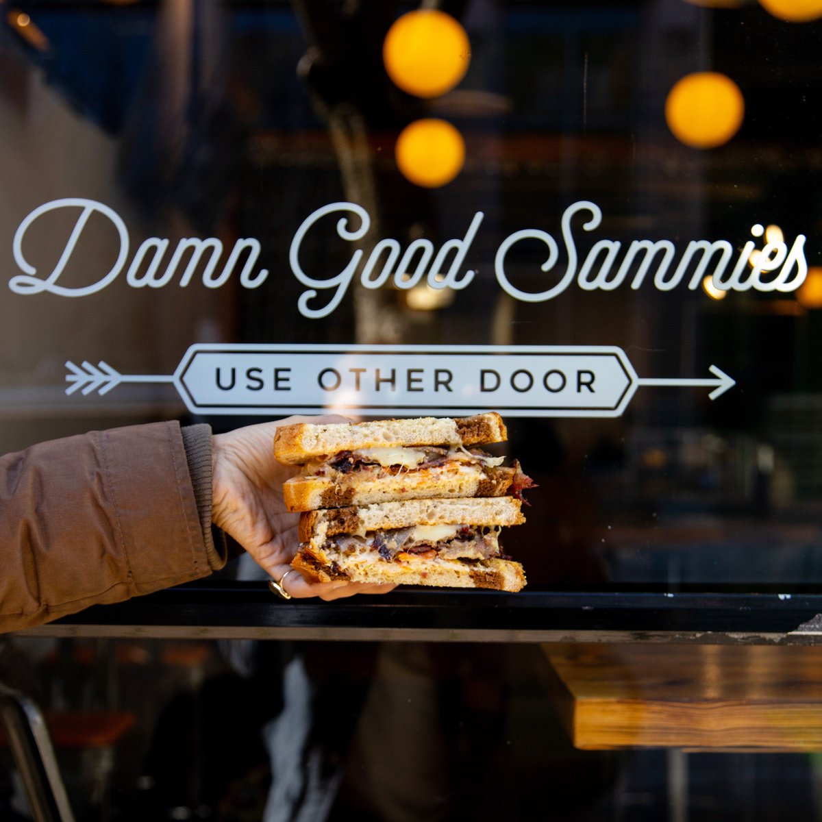 Linus & Pepper's tweet media