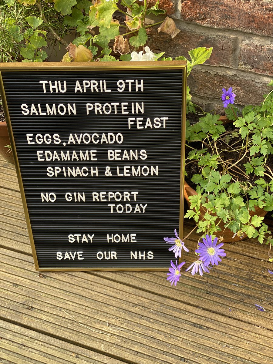 smallestginclub's tweet photo. Under normal circumstances @smallestginclub would be on a #London trip and @Pret #proteinbox is a favourite lunch treat. Recreated my version - very 😋 🥑 🥚 🎣 🌶 🍋 🥬🍸 https://t.co/P908d2gPcd