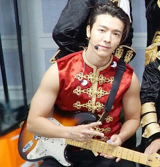 donghae’s arms: a thread