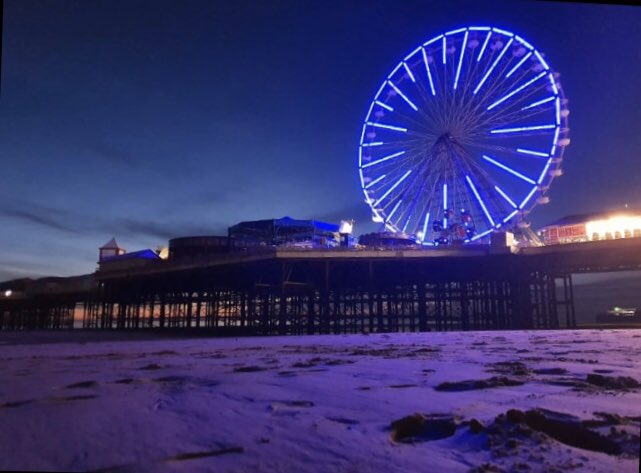 #ThankYouNHS 👏🏻👏🏻👏🏻 #StayHomeSaveLives 🎡💙 <a href="/nhs/">@NHS</a> @BlackpoolHospED