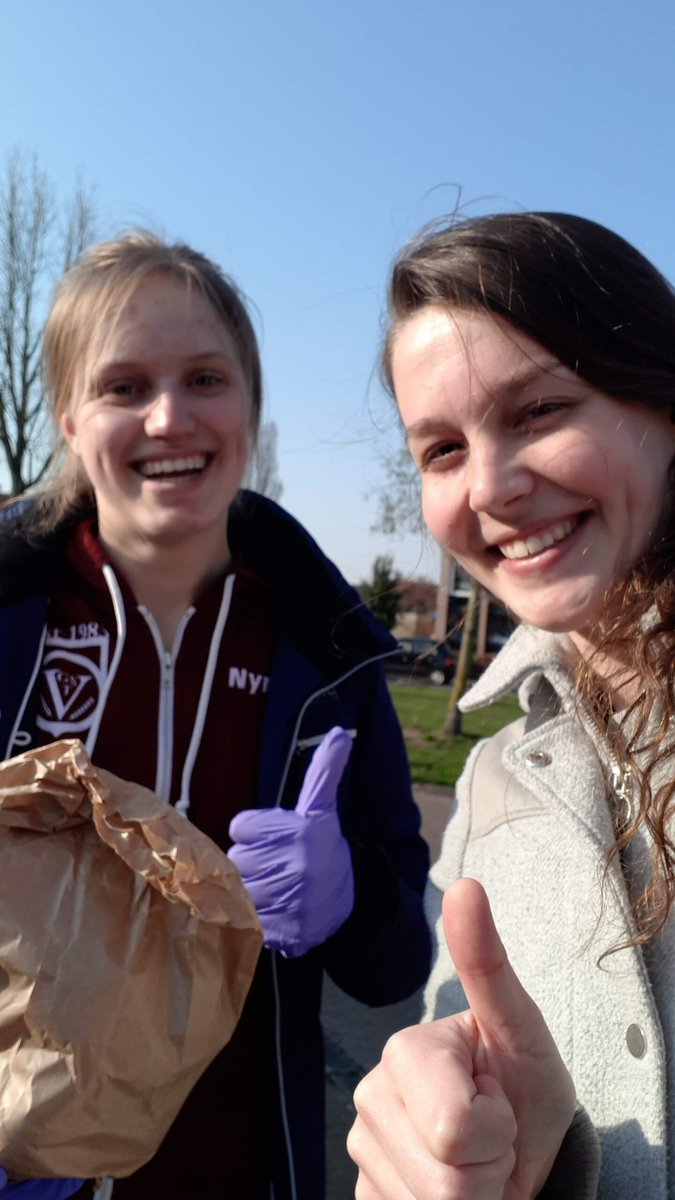 Present zijn in coronatijd, hoe dan? Lees het hier: mailchi.mp/c019249967f9/n…

#nietalleen #daslief #coronatijd #enschede #present #samentegencorona #covid19Nederland