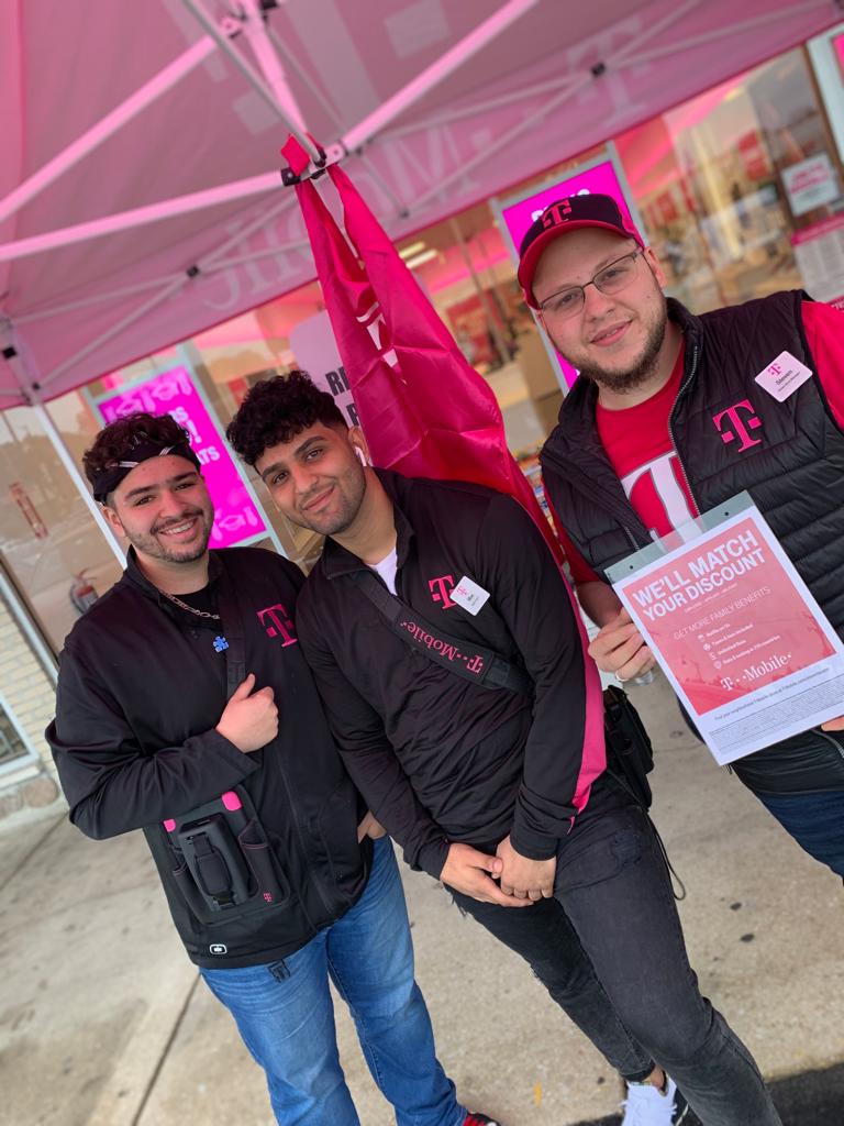 e_holmes tweet media