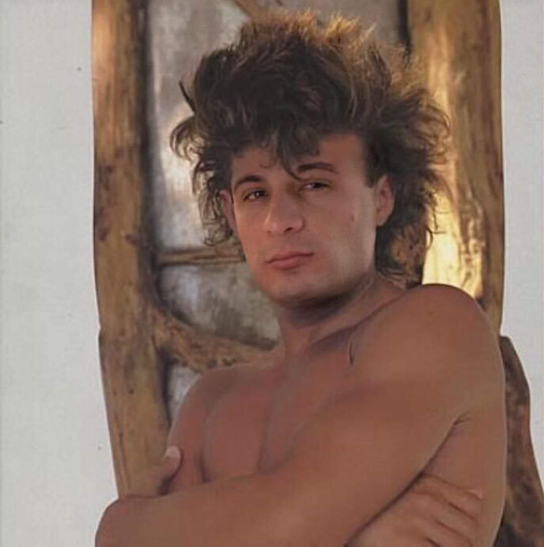 Vann Vann. tweet media