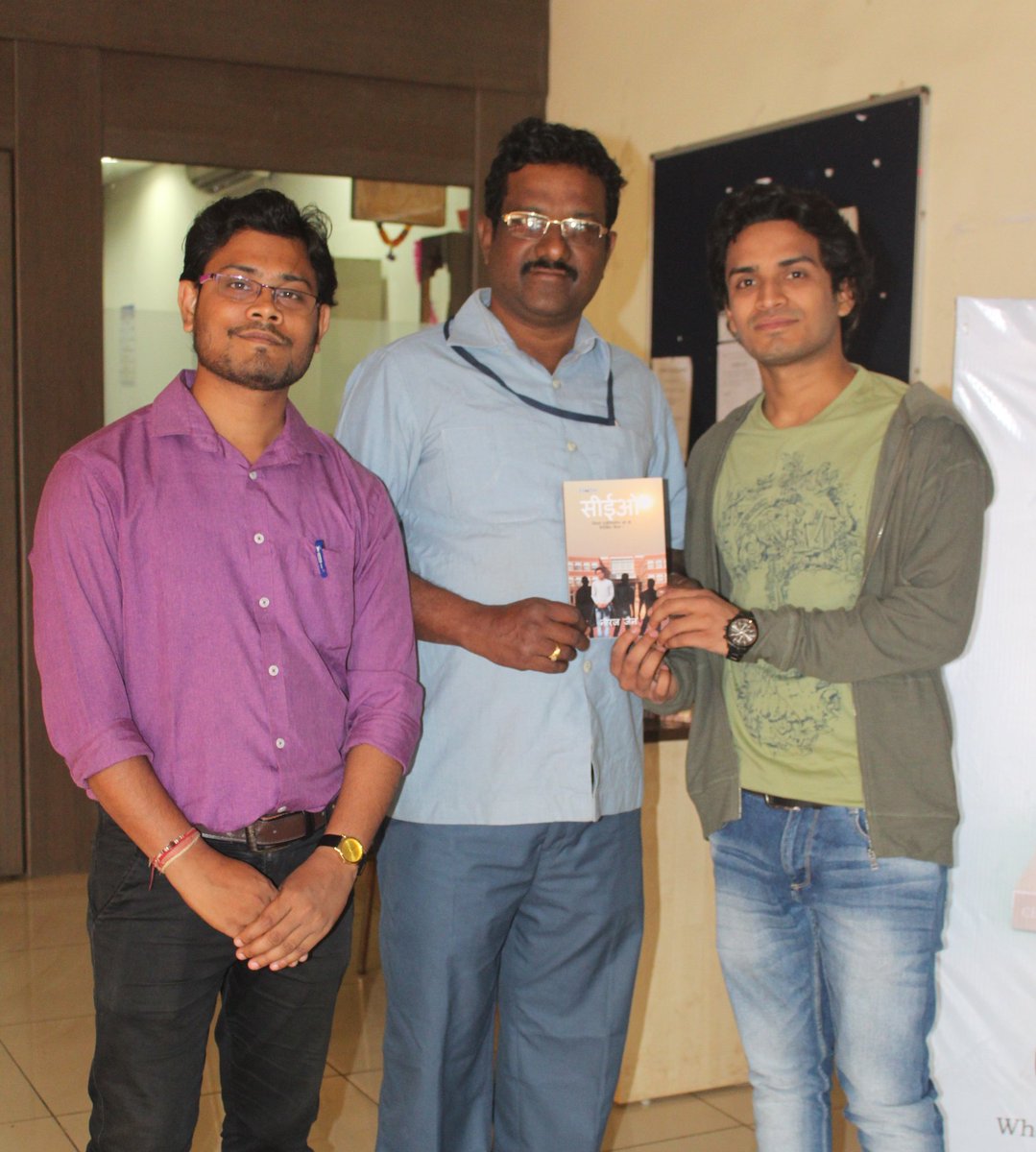 iamneerajjain's tweet photo. #neetwee #ceobook #ceowhosuspendedengineering #neerajjain #neerajjainbook #iamneerajjain #besteducationalbook #bestnovel #bookonstudentlife https://t.co/czNedIu22X