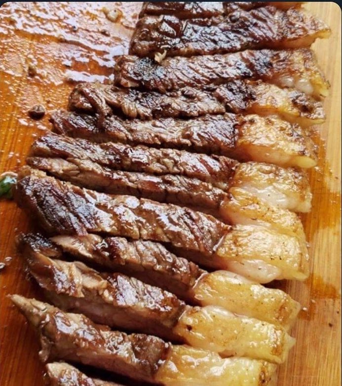 __ecs01's tweet photo. El gordito es lo más delicioso y no lo discuto con nadie.🤤 https://t.co/NiDFMU6HoY