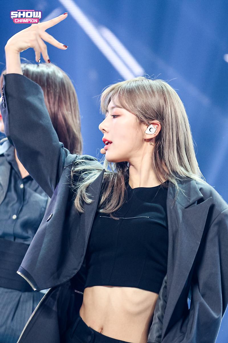 Yoohyeon as the Moldau by B. SmetanaLink: - Only one word: Majestic.- please listen to it yourself i cant explain its magical