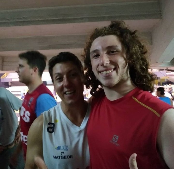 BronsteinColo's tweet photo. #Los86EnCasa Pasan los años pero es siempre la misma Pasión. Tranquilo el goes ❤️💙 https://t.co/J9avA9CR3R