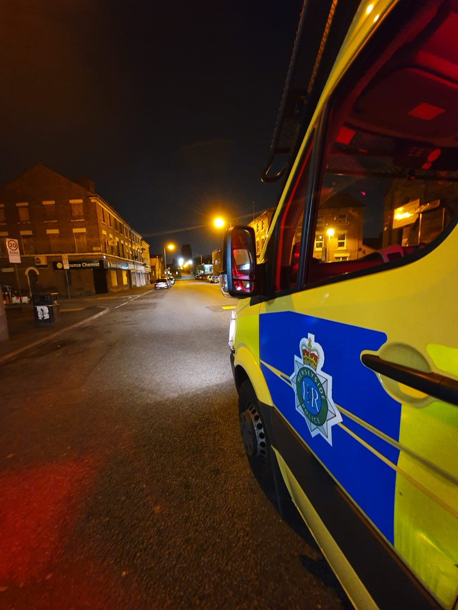 MerPolSthLpool's tweet photo. #Syndicate2 are again out and about in Liverpool. Three males have been strongly advised regarding social distancing, and sent home on their separate ways. Please #Stayhome people!!! https://t.co/1fFCzDSbvJ