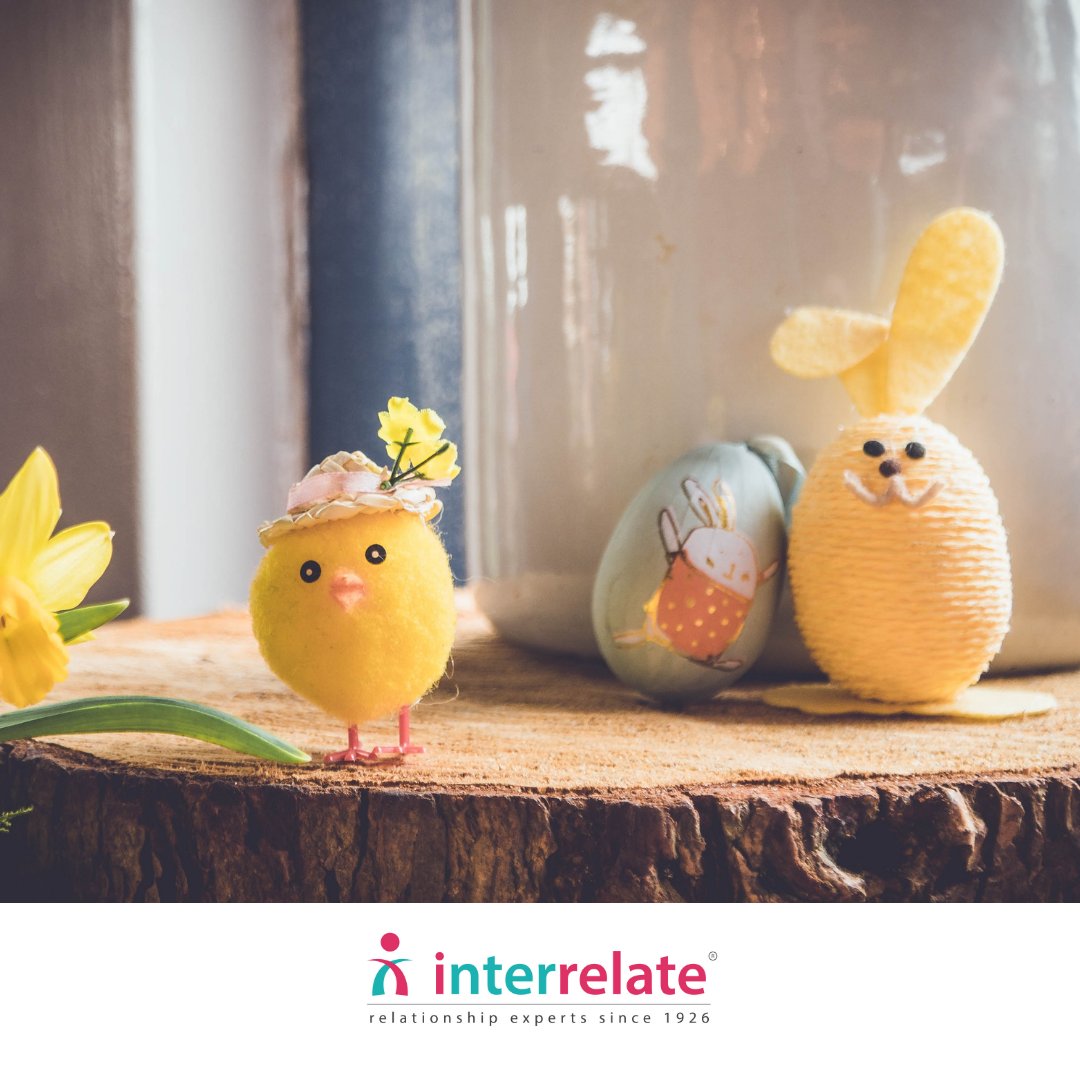 Interrelate tweet media
