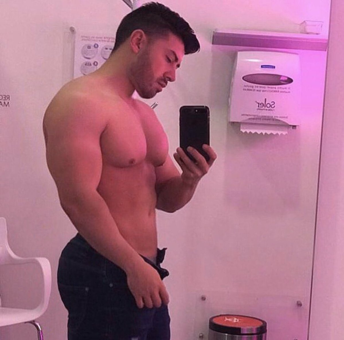 xxx2007 (@saulcardenasher) on Twitter photo 