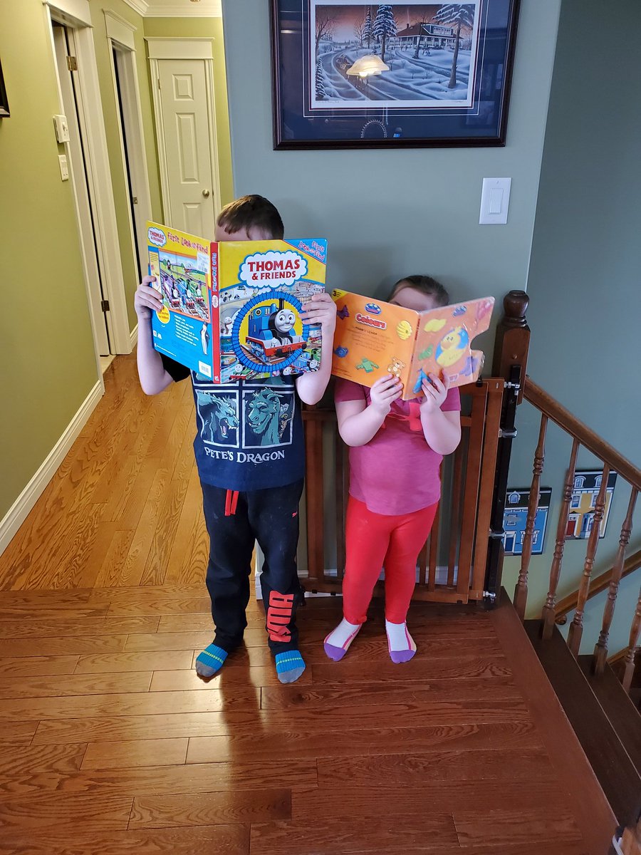 MaxPowerNL's tweet image. Scavenger hunt fun @Topsail_Elem #TERIproud