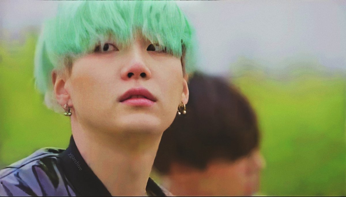 yoongis natural haircolor; a thread