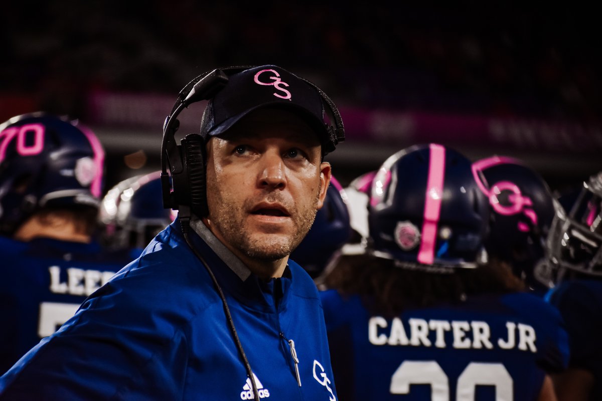 "I want our coaches and our players to feel comfortable with their situations with their families...jobs and whatever else they’re being asked to do."
<a href="/chadlunsford/">Coach Chad Lunsford</a> held a virtual press conference on Thursday and discussed #COVID19Pandemic.
Read more here: bit.ly/2Xpmz6K