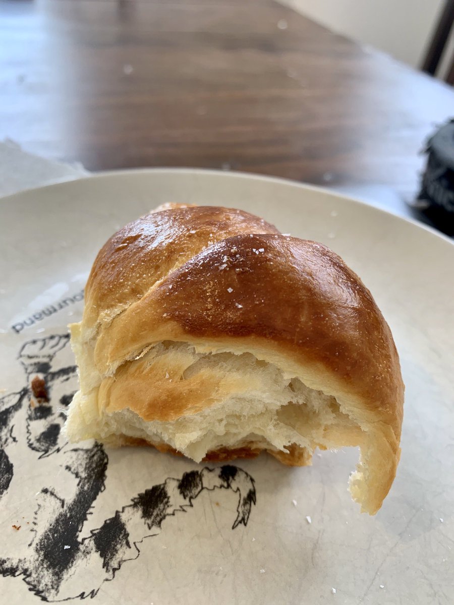 why is it not common knowledge that u can make perfect japanese-style croissants from scratch with like 20min of effort?? thx  @MimeeXu for enlightening me(recipe in thread)