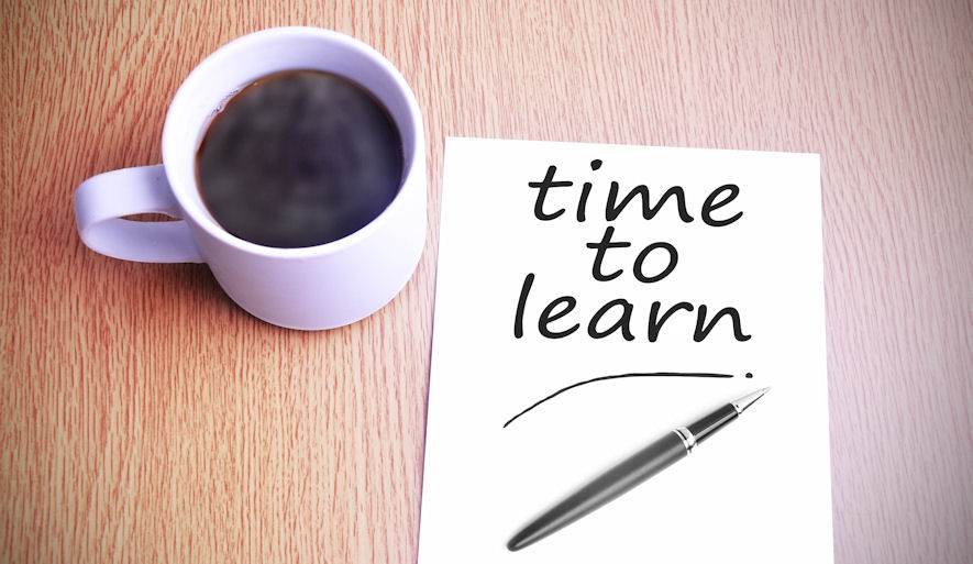 EsriTraining's tweet photo. If you're setting aside time to skill up this week, check out our latest list of free #ArcGIS and #GIS training options: https://t.co/Ts46OM3Mn4 https://t.co/aVo8dtYpcq