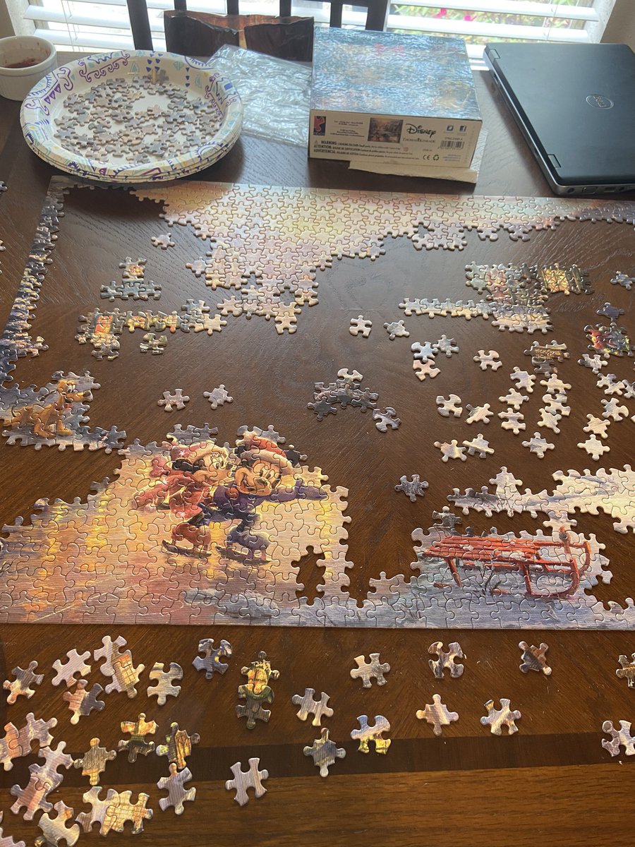 laurie720's tweet photo. It’s puzzling, 1000 pieces...this may take a while 🧩 #sparklerstaff https://t.co/wXhVA6N34u