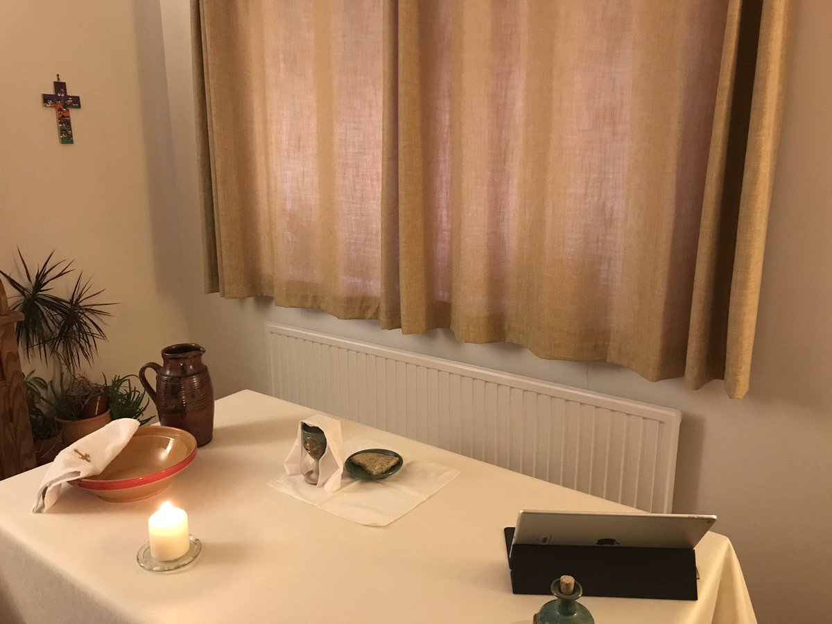 A joint effort for Maundy Thursday...live streaming to six churches across the Colchester area (not neighbouring parishes!). Amazing what can be done! Many thanks to <a href="/thewellatnoon/">thewellatnoon</a> for reading, camera support, etc. @bishcolchester <a href="/chelmsdio/">Chelmsford Diocese</a> <a href="/CottrellStephen/">Archbishop of York</a> @ruthiejp @adstansted