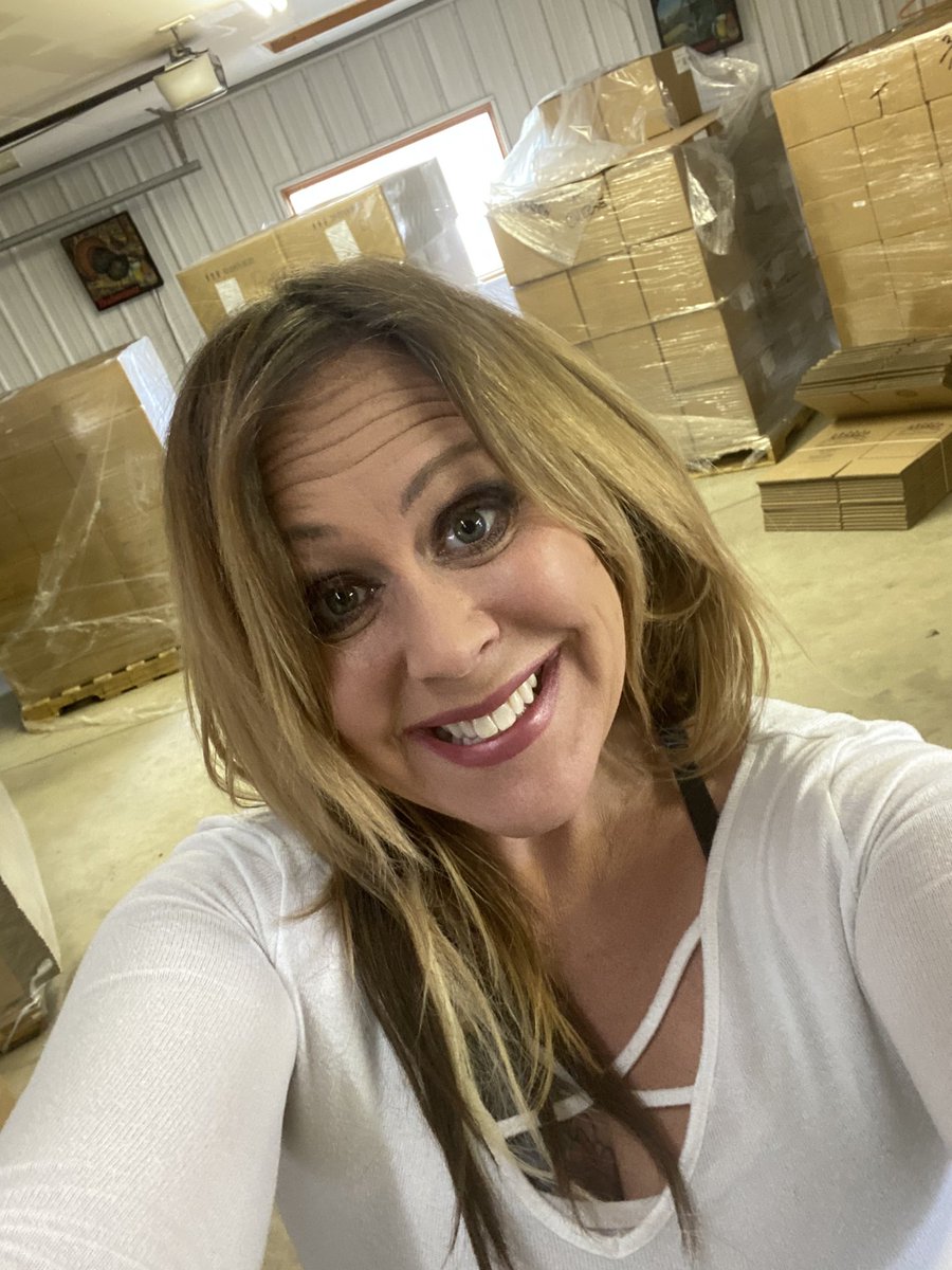 sdbradley07's tweet photo. Putting together 122,000 meals for people who are facing food insecurity right now with the family. @Outreachprgm https://t.co/4cF2eAmxfp