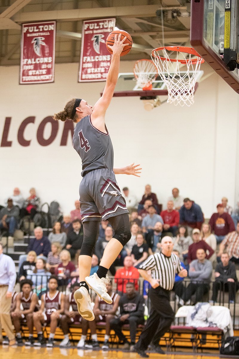 Bryan_MBB's tweet photo. Everyone meet @N1ckRoberts4
6’4 SF/PF Alcoa High School
3rd All-Time leading scorer in school history
4x All-District
3x All-Region
3x All-County
2020 Region Tournament MVP https://t.co/wC7VaC8ubc
