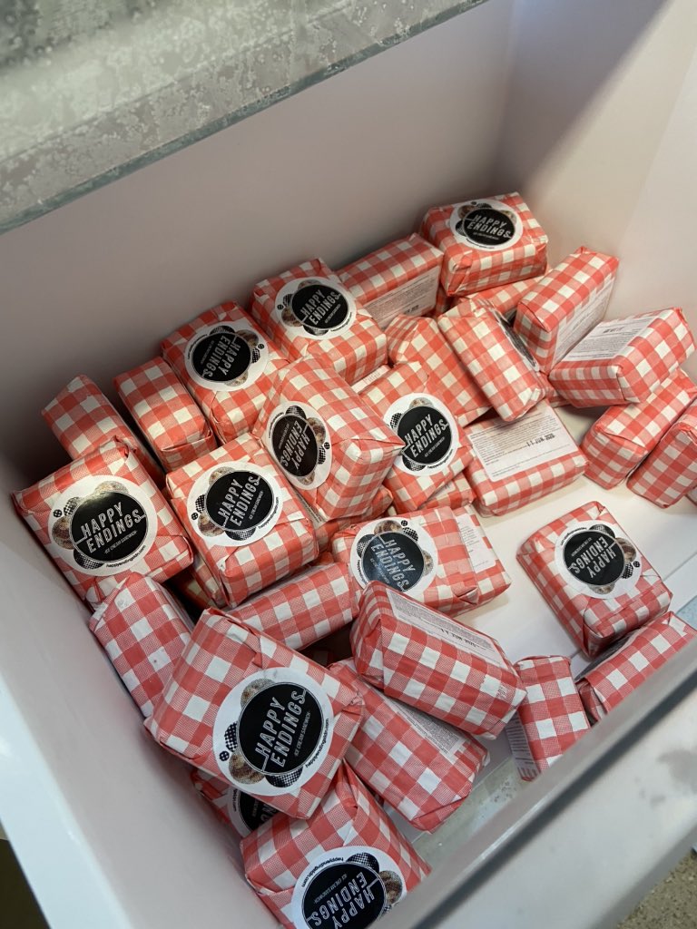 BLSAgas's tweet photo. It doesn’t get better than this. Donation of ice creams and cookies for the staff in the anaesthetic department at the  #royallondonhospital. Thank you   @HappyEndingsLDN #bekind #covid19 #covidheroes https://t.co/J8Aysvqt9E