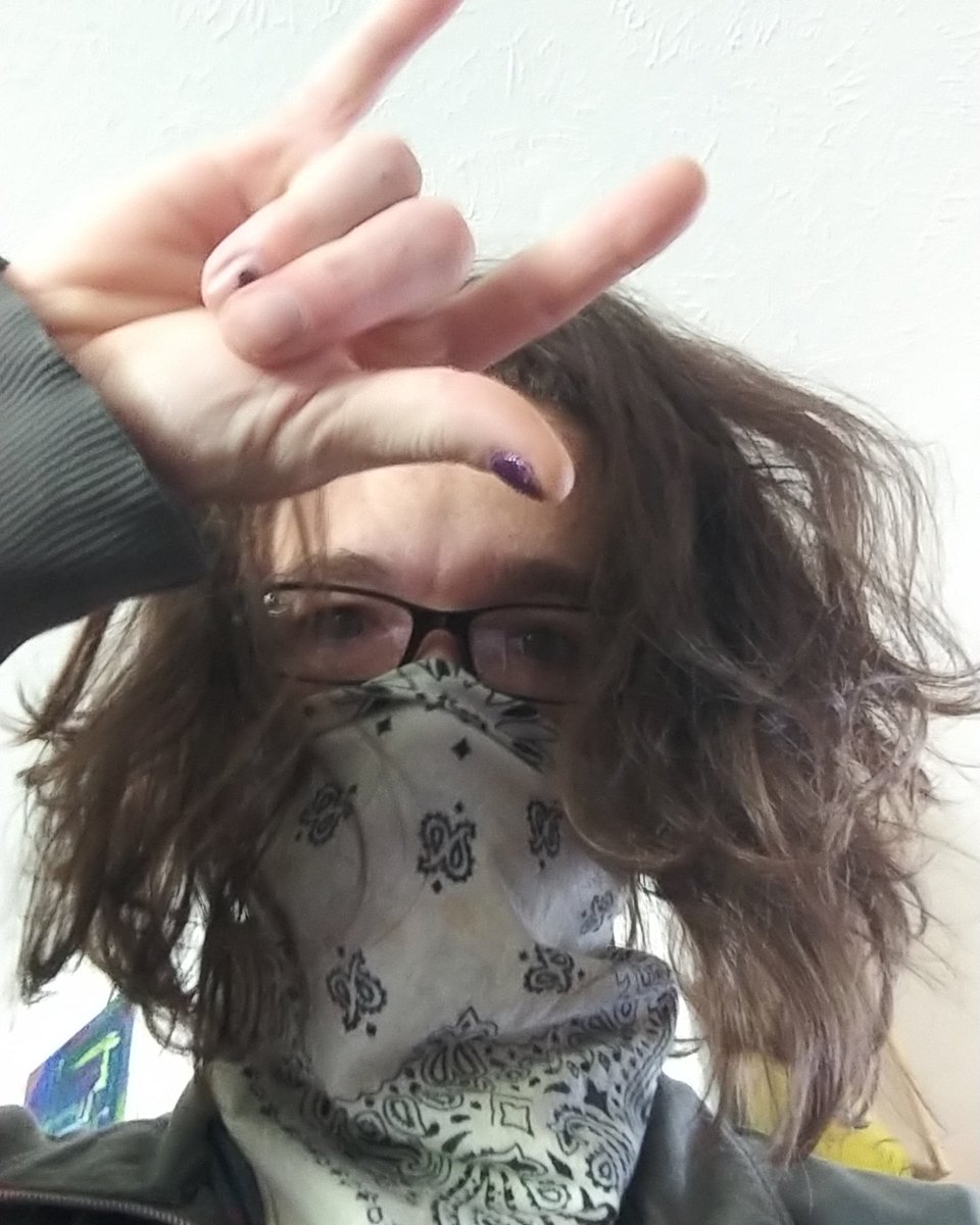 TheHandyPucker's tweet photo. Some random positive vibes from KnottyLabs to you all! #TheHandyPucker #PuckSomethingUp #PuckIt no https://t.co/7ypnUPaq6C
