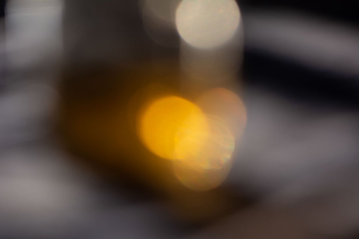 _walkingcactus's tweet photo. A cup of tea, lit by sunlight through a window, purposely blurred.
#CreateYourLight #Shootingwithwindowlight https://t.co/5DlkLvB2Nx