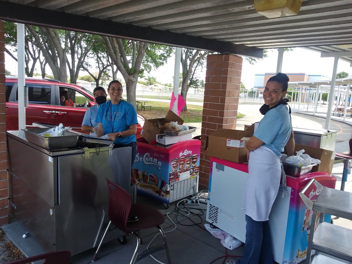 Thank you Food Service employees and Mrs. Wills for serving over 600 meals to our community today.